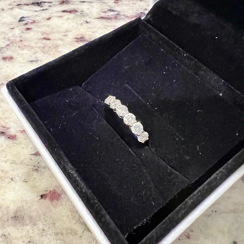 White 18K Diamond Anniversary Ring - Picture 3 of 9
